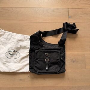Authentic Prada Men's black Tessuto Prada utility messenger